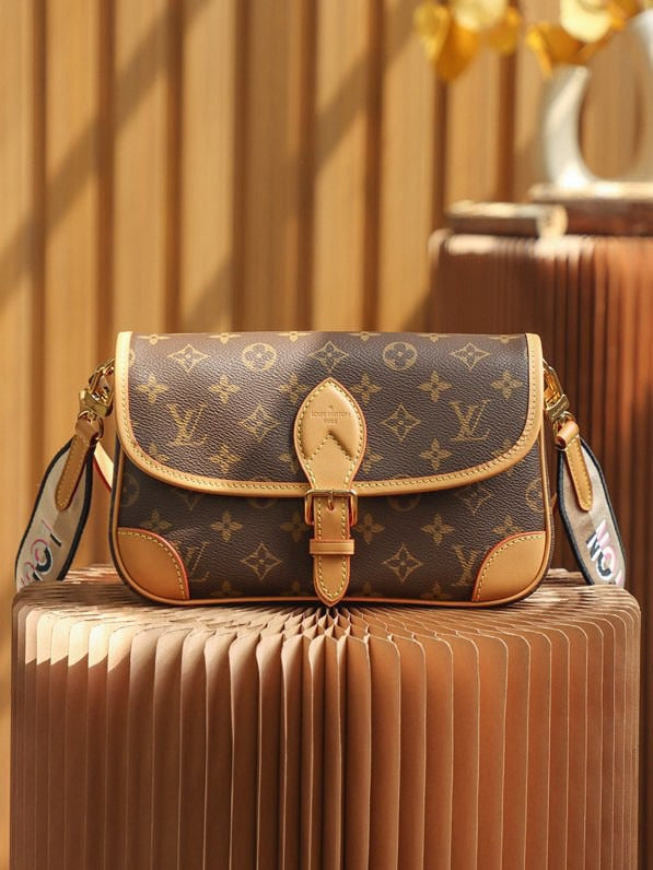 Louis Vuitton fashion series m45985