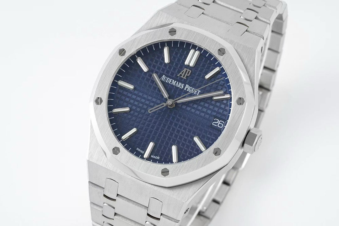 Audemars Piguet Royal Oak Series 15500ST.00.1220ST.01