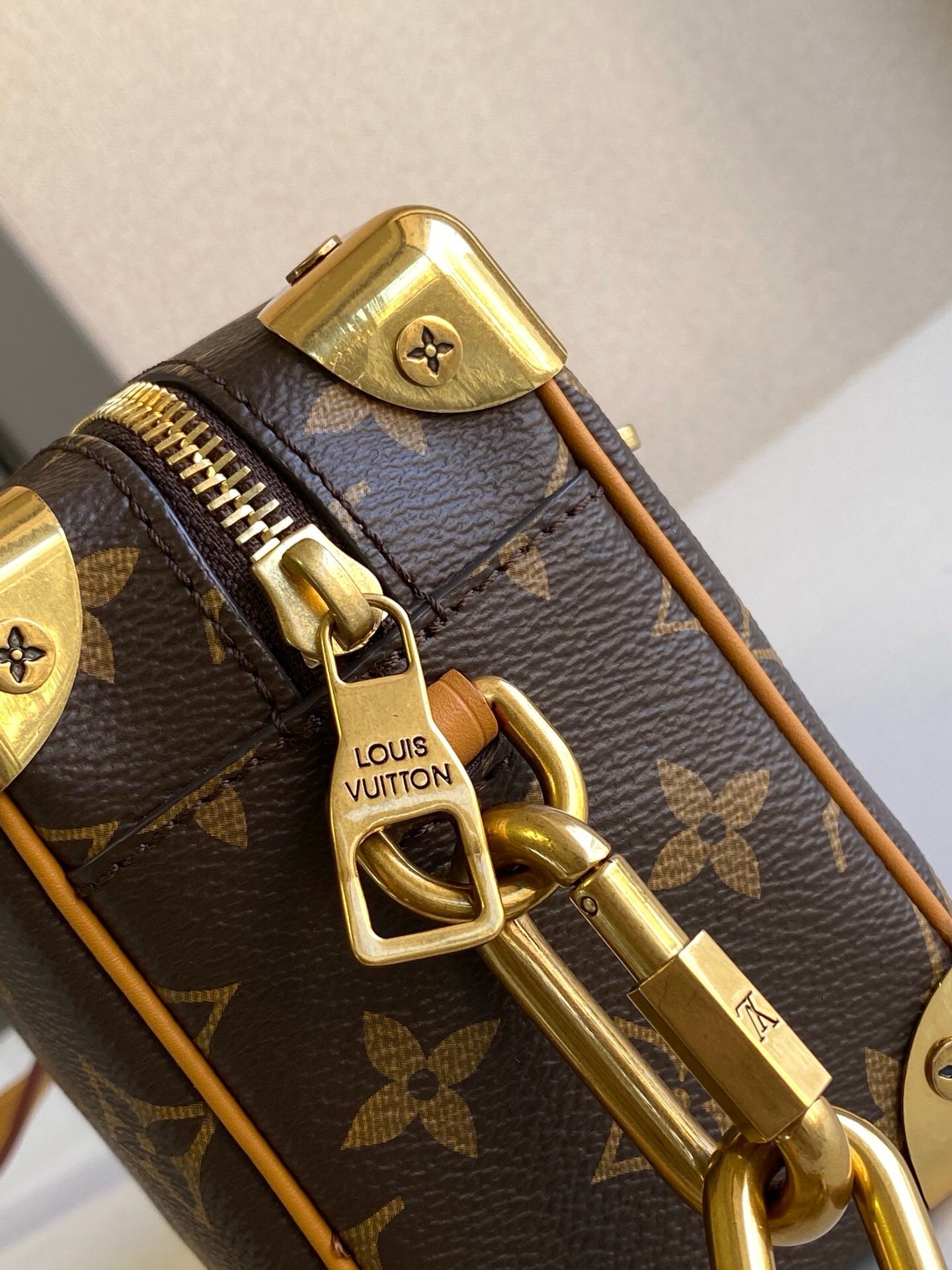 Louis Vuitton bag m68906