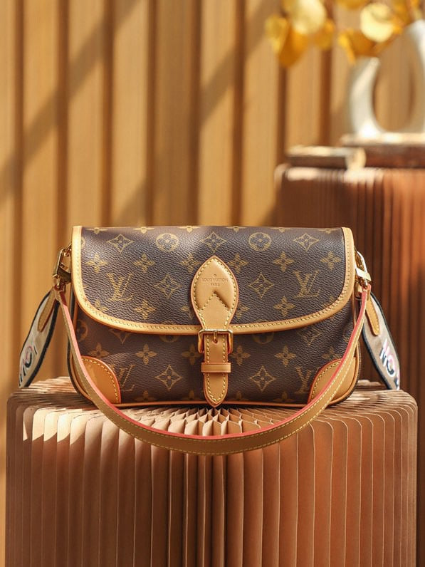 Louis Vuitton fashion series m45985