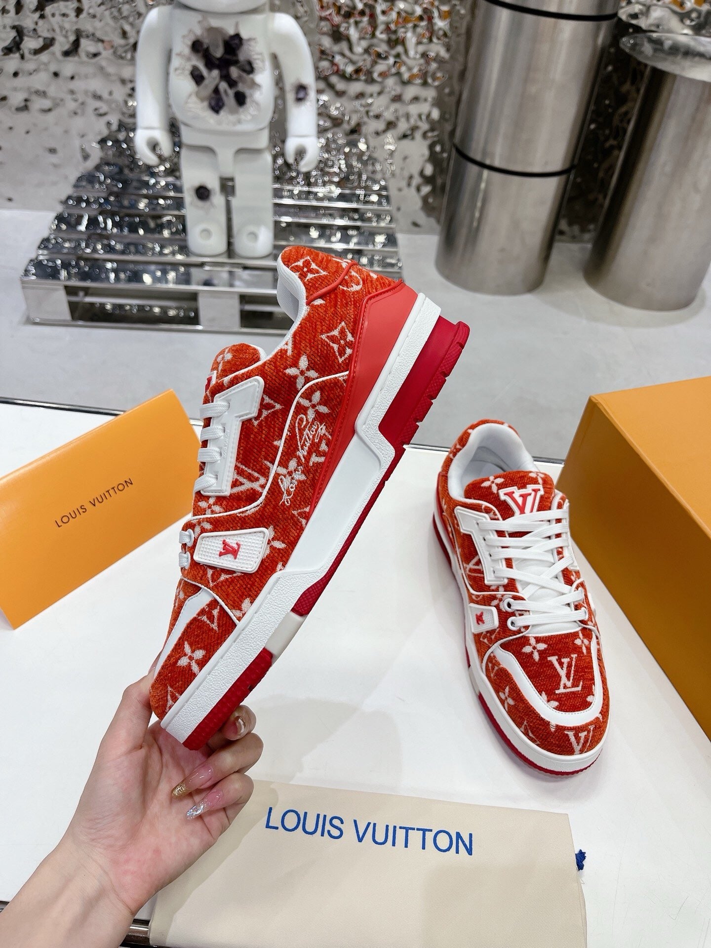 Louis Vuitton shoes Air Force one is popular in 2024