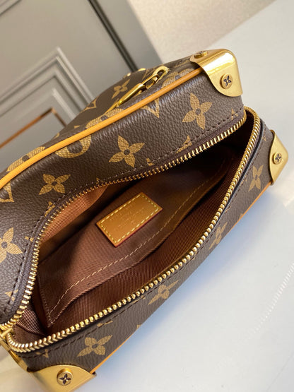 Louis Vuitton bag m68906